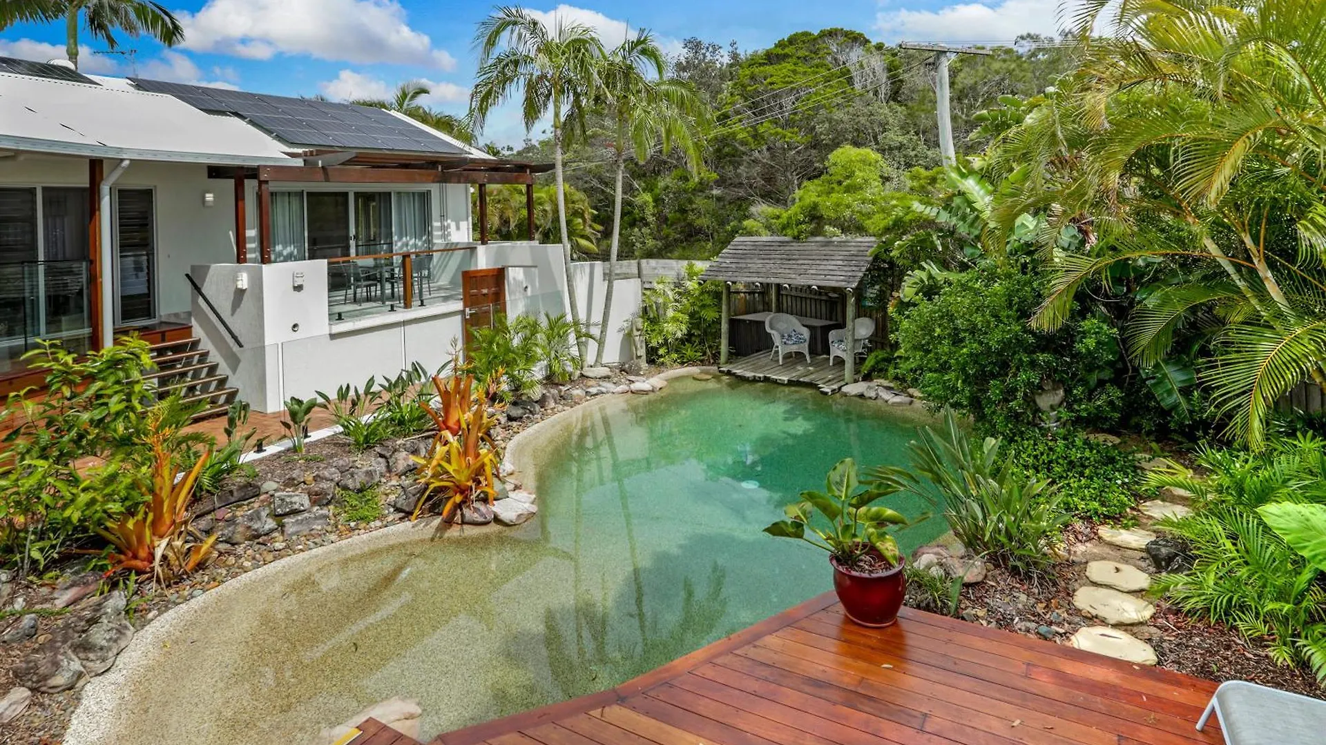 A Tropical Family Oasis In Sunshine Beach