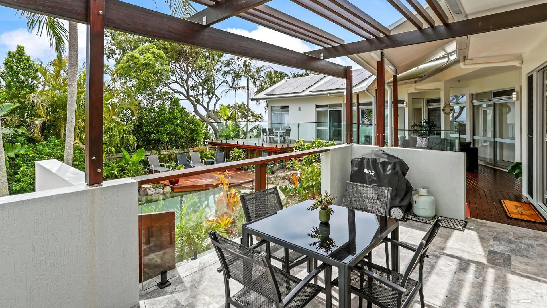 A Tropical Family Oasis In Sunshine Beach 0*,