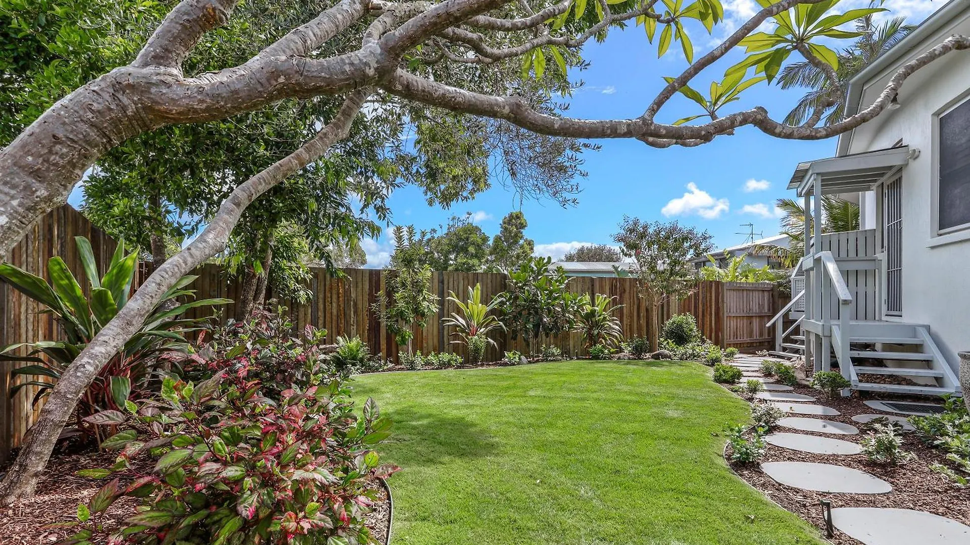 A Tropical Family Oasis In Sunshine Beach 0*,  Australia