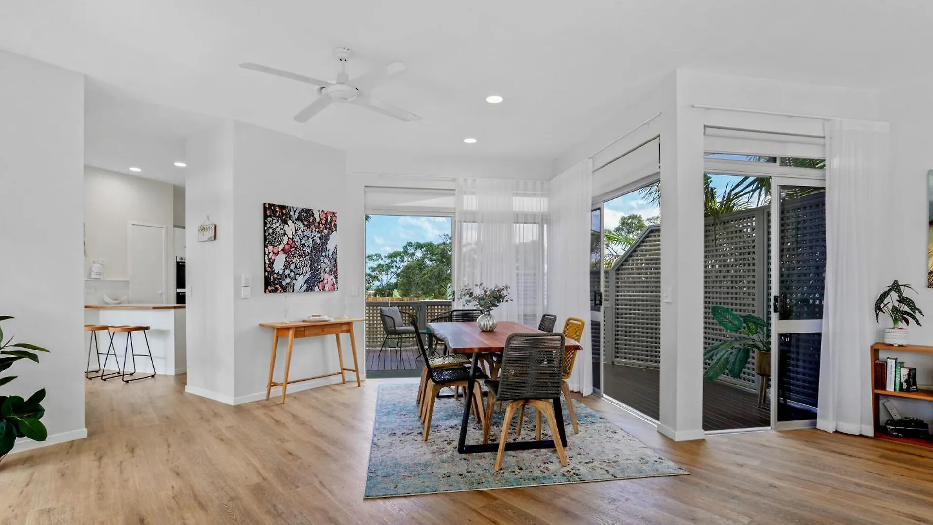 A Tropical Family Oasis In Sunshine Beach location
